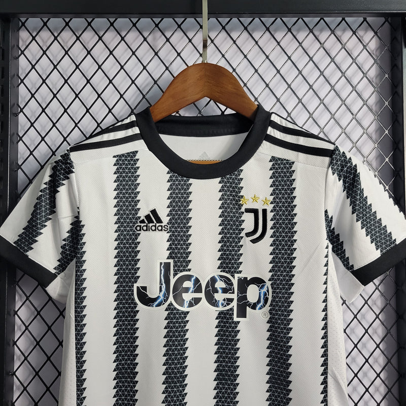 Conjunto Infantil Juventus 22/23 Preto e Branco