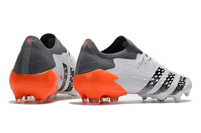 Chuteira Adidas Predator Freak.1 Low FG