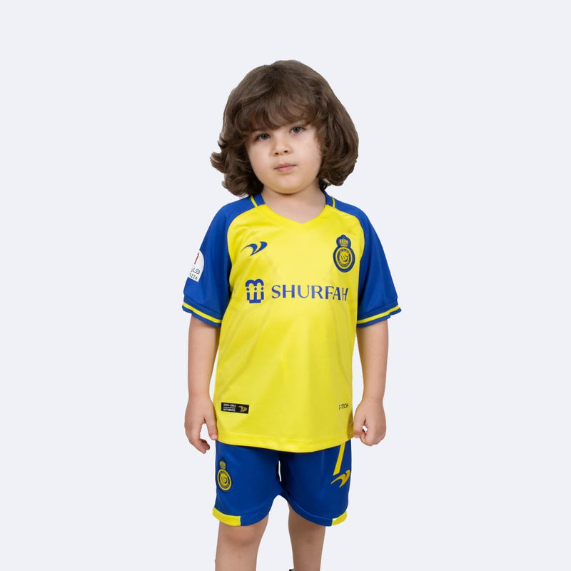 Kit Infantil Al Nassr Amarelo e azul Cristiano Ronaldo I 2022