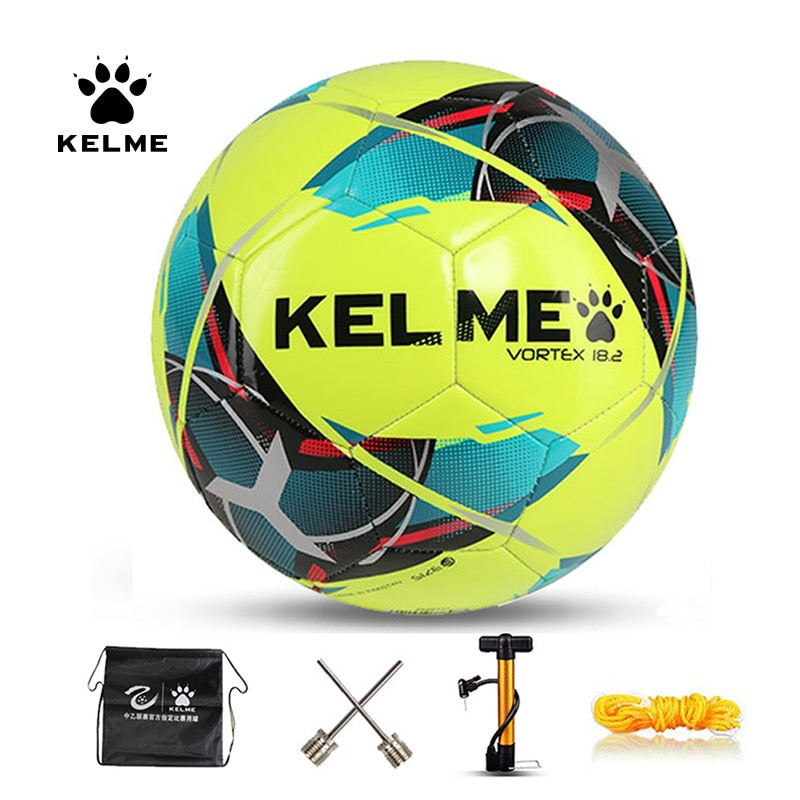 Bola de Futebol Profissional - KELME | Tamanho 3 - 5 ©