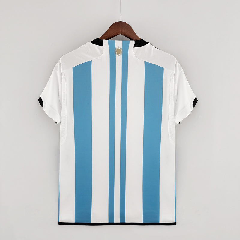 Camisa Argentina Patch Campeão Copa do Mundo  2022 - Adidas Torcedor Masculina