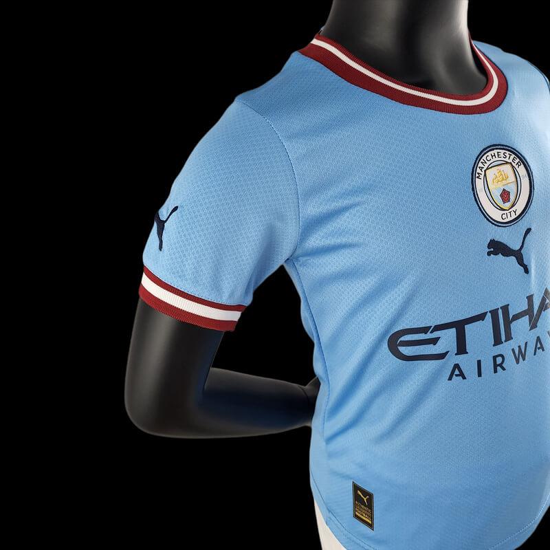 Kit Infantil Manchester City I 2022 - Azul e Branca - Halland