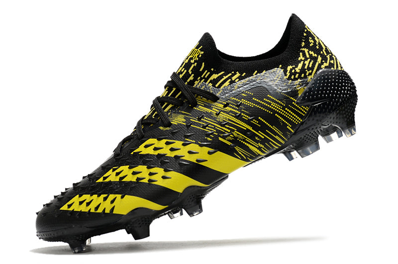 Chuteira Adidas Predator Freak.1 Low FG