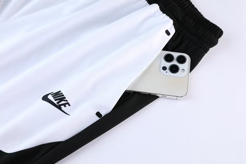 Conjunto Nike Fitness Treino Masculino - Branco e Preto