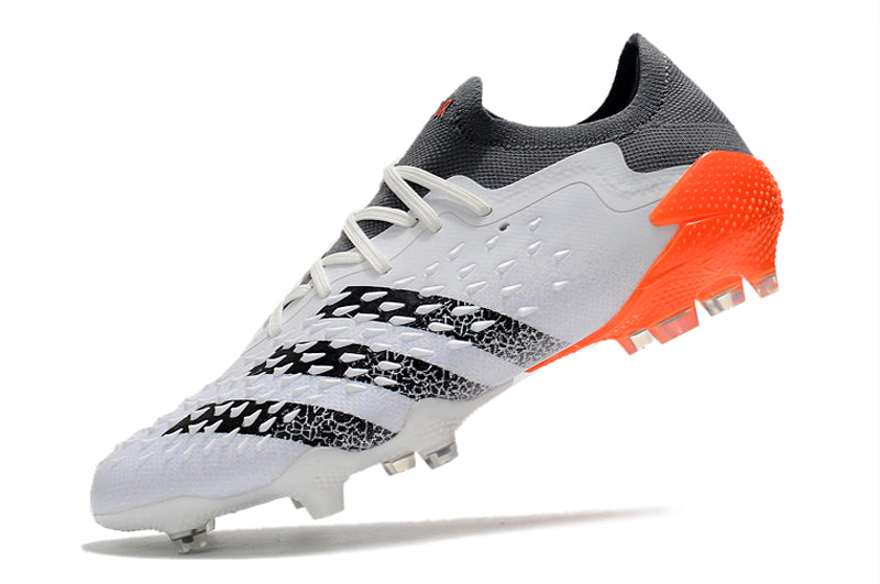 Chuteira Adidas Predator Freak.1 Low FG