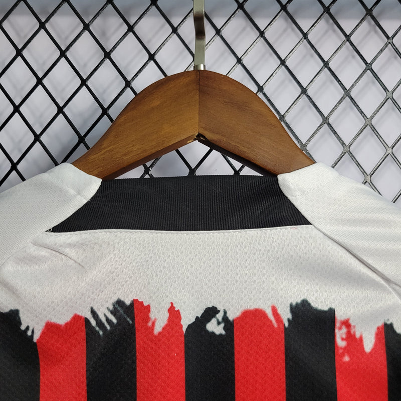 Kit Infantil AC Milan 22/23 Puma - Vermelha, Preta e Branca