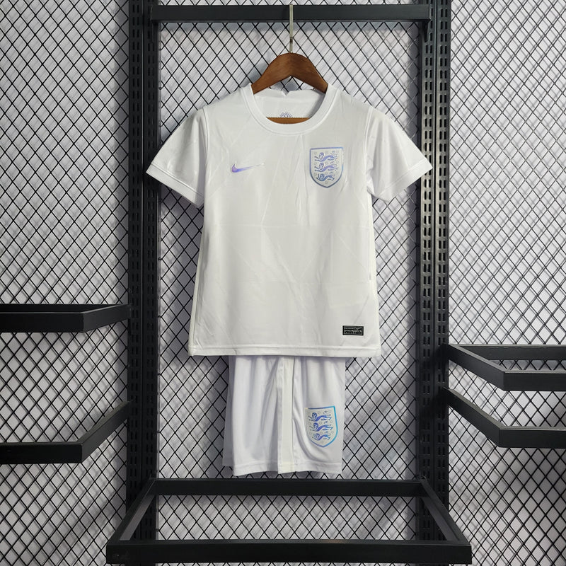 Kit Infantil Inglaterra Edição Especial 22/23 Nike - Branca Refletiva