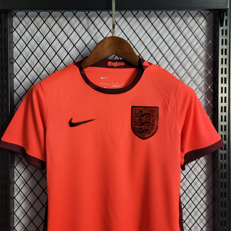 Kit Infantil Inglaterra Edição Especial 22/23 Nike - Laranja