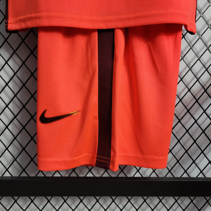 Kit Infantil Inglaterra Edição Especial 22/23 Nike - Laranja