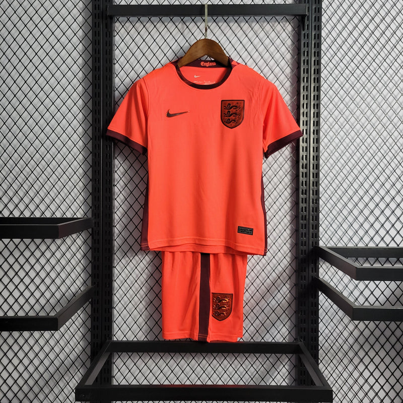 Kit Infantil Inglaterra Edição Especial 22/23 Nike - Laranja