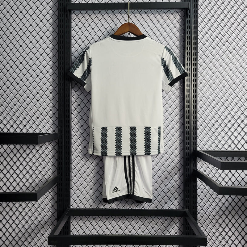 Kit Infantil Juventus I 22/23 Adidas - Preto e Branco